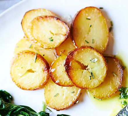 There are few sides as simple and perfect as pan-fried spuds - the secret is boiling the potatoes in their skins before frying until golden Baked Sea Bass, Glazed Baby Carrots, Chicken Supreme, Sauteed Potatoes, Rosemary Recipes, Fresh Olives, Sweet Potato Cake, Beetroot Salad, Smoked Fish