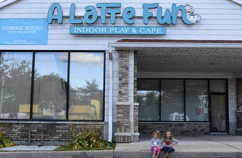 Cafe With Play Area, Play Cafe Ideas, Kids Coffee Shop, Indoor Play Cafe, Kids Clubhouse, Kids Party Venues, Book Birthday Parties, Play Cafe, Play Place