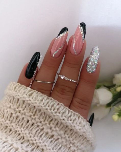 40 Cute Nails 2023 to inspire you January Nails, Glittery Nails, Smink Inspiration, Nails 2023, Nail Designs Glitter, Beach Nails, Silver Nails, Elegant Nails, Minimalist Nails