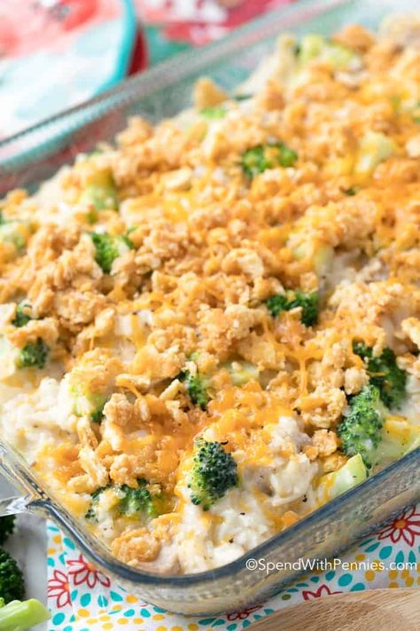 This easy Broccoli Rice Casserole uses simple pantry ingredients to turn leftover turkey into a quick and easy meal that the whole family will love! Easy Broccoli Rice Casserole, Leftover Thanksgiving Turkey Recipes, Turkey Broccoli, Turkey Casserole Recipes Leftover, Easy Leftover Turkey Recipes, Cheesy Broccoli Rice Casserole, Turkey Casserole Recipe, Leftover Turkey Casserole, Cheesy Broccoli Rice