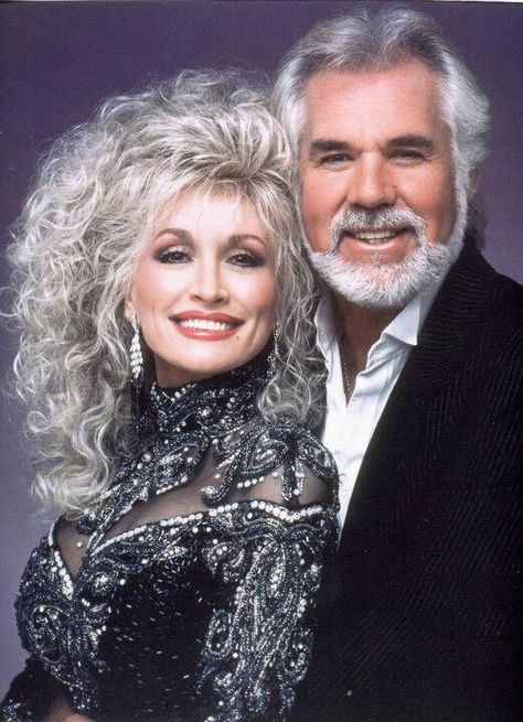 Dolly Parton & Kenny Rogers)  http://abcnews.go.com/GMA/video/kenny-rogers-dolly-parton-reunite-duet-20287552 Dolly Parton And Kenny Rogers, Dolly Parton Kenny Rogers, Kenny Rogers, Country Music Artists, Rock N’roll, Film Stars, Country Music Stars, Country Music Singers, Country Artists