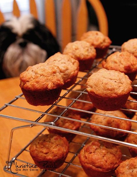 Banana Applesauce Muffins, Cupcakes For Dogs Recipe, Recipe Using Applesauce, Over Ripe Bananas, Mini Muffin Recipe, Mini Banana Muffins, Homemade Pet Treats, Banana Muffins Easy, Banana Treats