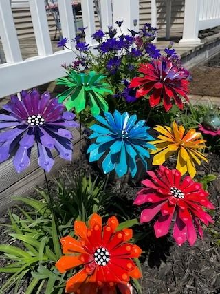 PondScumCeramics - Etsy Metal Flowers Garden, Goat Pen, Pen Ideas, Unique Garden Decor, Dragonfly Wall Art, Decorative Garden Stakes, Zinnia Flowers, Memorial Flowers, Metal Garden Art