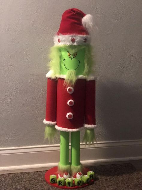 Diy Grinch Nutcracker, Grinch Decor Ideas, Grinch Decor, Mr Grinch, Grinch Christmas Decorations, Nut Cracker, Winter Crafts For Kids, Grinch Christmas, Winter Crafts