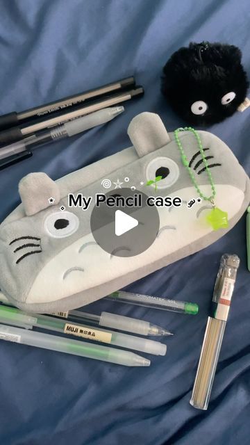 Anime^Lifestyle on Instagram: "My Pencil case 🍥🌱  ˚₊‧꒰ა ☆ ໒꒱ ‧₊˚  #pinterest #pinterestinspired #pinterestaesthetic #minimalistaesthetic #kawaiiaesthetic #stationeryaddict #stationerylover #backtoschool #aestheticstudent#pencilcase#animeaesthetic#muji#pencilcasetour#greenteaaesthetic#totoro#myneighbortotoro#studuoghibli#ghiblicore#totoropouch#totoropencilcase#whatsinmypencilcase" Totoro Pencil Case, Muji Pencil Case, Anime Pencil Case, My Pencil Case, Anime Lifestyle, Muji Pens, Kawaii Aesthetic, Minimalist Aesthetic, Pencil Case