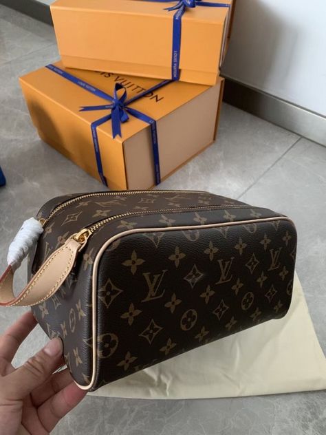 Replica Louis Vuitton Dopp Kit Toilet Pouch Monogram Canvas M44494 Check more at https://buy-replica.ru/product/replica-louis-vuitton-dopp-kit-toilet-pouch-monogram-canvas-m44494/ Replica Louis Vuitton, Suede Bag, Visual Board, Dopp Kit, Monogram Canvas, Louis Vuitton Monogram, Louis Vuitton, Pouch, Monogram