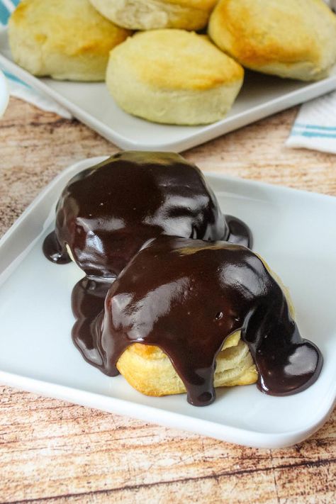 Grandmother's Chocolate Gravy Chocolate Gravy Recipe, Chocolate Gravy, Sweet Sauces, Good Morning Breakfast, Dinner Rolls Recipe, Baking Recipes Cookies, Homemade Pancakes, Gluten Free Sweet, Amish Recipes