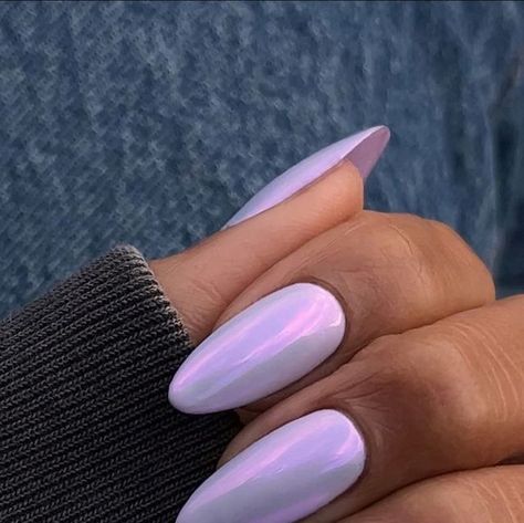 Round Lilac Nails, Lilac Chrome Nails Designs, Light Purple Crome Nails, Lilac Chrome Nails Almond, Light Purple Chrome Nails Almond, Chrome Nails Lavender, Lilac Pearl Nails, Lavender Chrome Nails Almond, Soft Lavender Nails