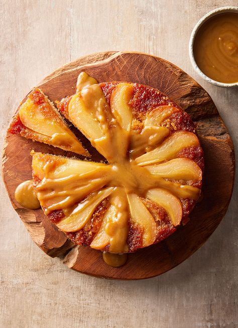 Upside-down Pear and Walnut Pudding Cake » Dish Magazine Pear Pudding, Dish Magazine, Fruit Fast, Autumn Food, Butterscotch Sauce, Winter Cooking, Caramelized Bananas, Walnut Cake, Pastry Tart