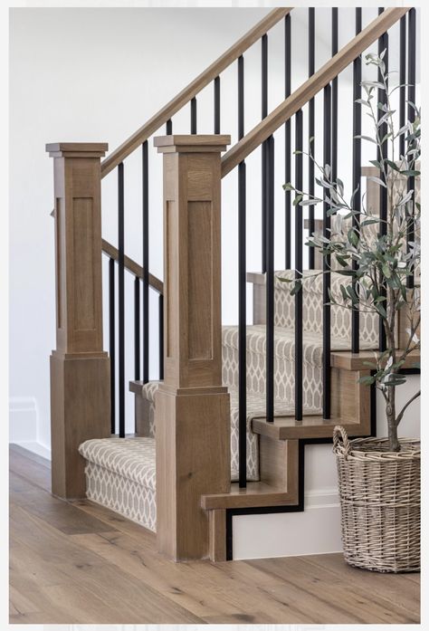 Staircase Update Ideas, Cabin Staircase, Bannister Ideas, Gorgeous Staircase, Banister Ideas, Modern Farmhouse Staircase, Stairs Designs, Staircase Carpet, Farmhouse Staircase