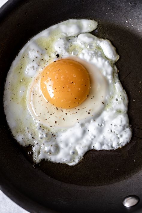 Eggs Aesthetic, Egg Aesthetic, Egg Fry, 1200 Calorie Diet Meal Plans, Ketosis Diet Recipes, Cooking Eggs, Eggs For Breakfast, Breakfast Biscuits, Get Into Ketosis Fast