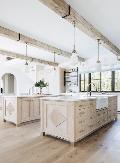 Ever felt as though one island simply wasn't enough for your kitchen? Well, we guess you're in luck. We've all seen the trend for double vanities, but the newest look in town is to mix up your kitchen design by installing dual kitchen islands. #hunkerhome #kitchen #kitchenisland #islandideas #dualkitchenisland Classic Farmhouse Kitchen, Modern English Country, Double Island, Double Island Kitchen, Double Islands, Kate Marker Interiors, Farmhouse Kitchen Island, Oak Kitchen, Kitchen Island Design