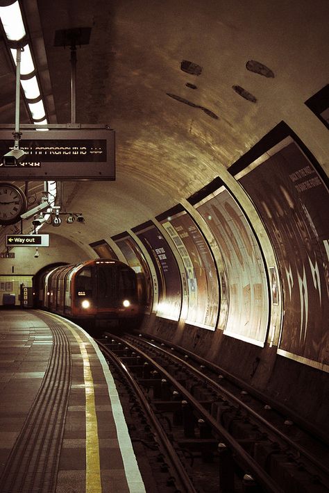 Train Station Underground, Tube Aesthetic, Gashlycrumb Tinies, Underground London, London Underground Train, Train Aesthetic, London Metro, London Underground Tube, London Street Photography