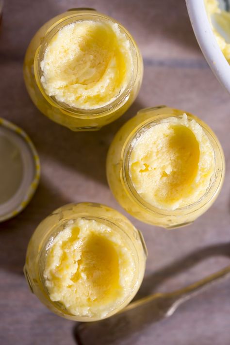 brandy butter in jars. Brandy Butter Recipe, Christmas Dessert Menu, Brandy Butter, Hard Sauce, Measuring Ingredients, 3 Ingredient Recipes, Butter Icing, Flavored Butter, Christmas Pudding