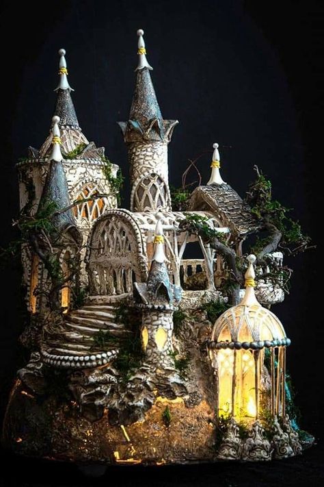 Fairy House Crafts, Clay Fairy House, Garden Houses, Fairy Castle, Fairy Village, Fairy House Diy, Fairy Home, Fairy Garden Designs, House Crafts