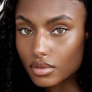 Hazel Eyes On Black Women, Color Contacts For Dark Skin Black Women, Sydney J Harper, Pretty Eyes Color, Green Brown Eyes, Eye Lens Colour, Dark Skin Models, Book Women, Hazel Color