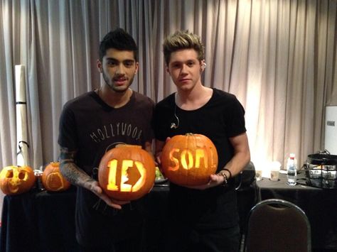 Zayn And Niall, One Direction Pics, Gambar One Direction, Vine Videos, One Direction Photos, One Direction Pictures, James Horan, 1d And 5sos, One Direction Infection