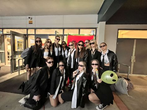 men in black costume, MIB, halloween costume ideas, friend group costume, group costume ideas #fashion #aesthetic #tiktok #meninblack #costumes #halloween Men In Black Group Costume, Man In Black Costume, Men In Black Costume, Group Costume Ideas, Black Costume, Men In Black, Aesthetic Tiktok, Group Costumes, Friend Group