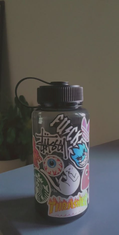 1l Water Bottle Aesthetic, Black Water Bottle Aesthetic, Aesthetic Water Bottle Stickers, Water Bottle Stickers Aesthetic, Water Bottle Aesthetic Stickers, Water Bottle Aesthetic, Black Water Bottles, Nalgene Bottle, Water Flask