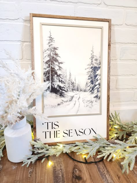 Vintage but modern Christmas decor. Modern Cottage Core, Happy Holidays Sign, Entry Way Decor, Vintage Christmas Sign, Christmas Entry, Christmas Entryway, Neutral Christmas Decor, Neutral Christmas, Handmade Wood Signs