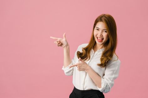 Portrait of young asian lady smiling wit... | Free Photo #Freepik #freephoto #background #hand #woman #pink Pose Guide, Professional Profile Pictures, Cheerful Expression, Brown Hair Roblox, Hair Roblox, Background Studio, Filter Ig, Stock Photos Woman, Pop Art Girl