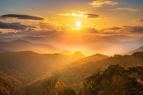 Maggie Valley Nc, Lake Junaluska, Maggie Valley, Mountain Photos, Reality Shows, Appalachian Mountains, Great Smoky Mountains National Park, Blue Ridge Parkway, Smoky Mountain National Park