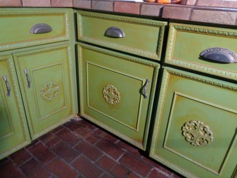 s 16 ways to totally transform your kitchen cabinets today, Transform Old Flat Cabinet Doors Decorative Trim On Cabinets, Updating Flat Kitchen Cabinets, Kitchen Cabinet Makeovers, Flat Cabinet Doors, Cabinet Update, Flat Cabinets, Furniture Overlays, Cabinet Trim, Old Kitchen Cabinets