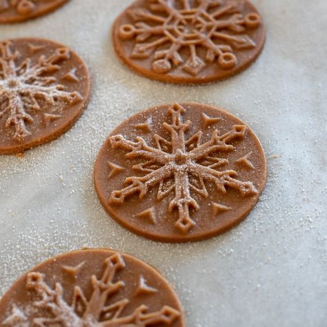 Stamped Gingerbread Cookies - A Beautiful Holiday Cookie Embossed Gingerbread Cookies, Stamped Gingerbread Cookies, Stamped Christmas Cookies, Stamp Cookies Recipe, Stamp Cookies, Embossed Cookies, Gingerbread Cookie Dough, Carrot Cake Cookies, Ginger Molasses Cookies