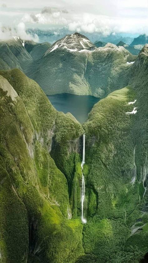 Ancient Archaeology | The picturesque Sutherland Falls | Facebook New Zealand Mountains, Fiordland National Park, Hawaii Wall Art, Milford Sound, Nature Hikes, Wonderful Picture, Ice Age, Natural Phenomena, Sea Level