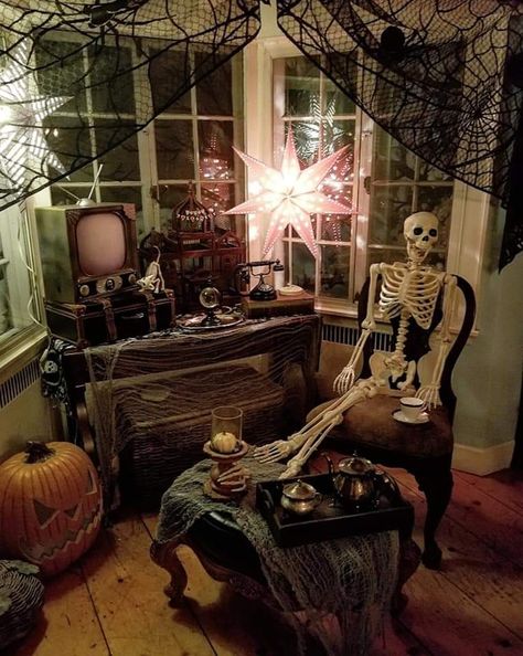 Ghost Bedroom, Misfits Halloween, Fall Szn, Grandma Aesthetic, Season Aesthetic, Goth Decor, Halloween 2022, Halloween Aesthetic, Aesthetic Stuff