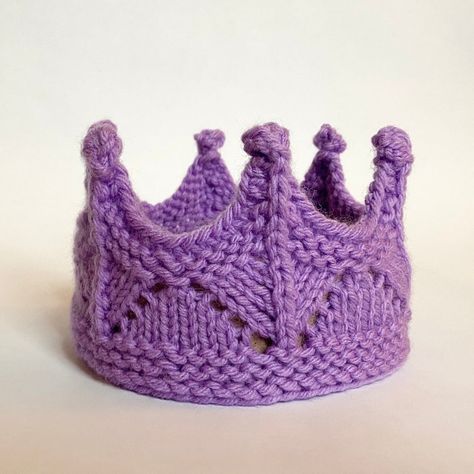 Knitted Birthday Crowns – Delicate and Sophisticated! - KnitHacker Knit Crown, Birthday Crowns, Crown Pattern, Star City, Birthday Crown, Toddler Birthday, Crown Headband, Affiliate Links, Free Pattern