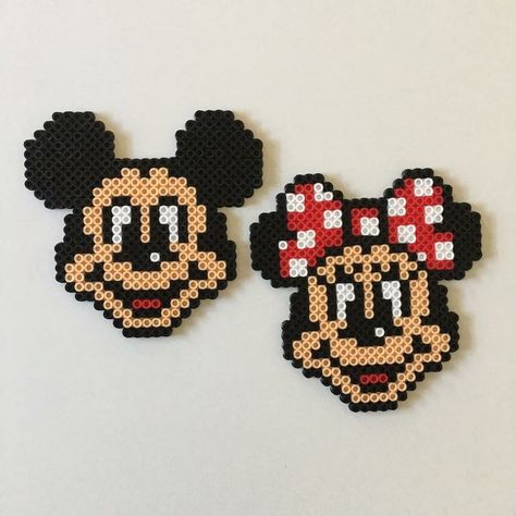 Disney Fuse Beads, Iron Beads Ideas Disney, Minnie Mouse Perler Bead Pattern, Mickey Perler Beads, Disney Pearler Beads, Iron Beads Disney, Hama Beads Patterns Disney, Mickey Mouse Perler Beads, Perler Beads Ideas Disney