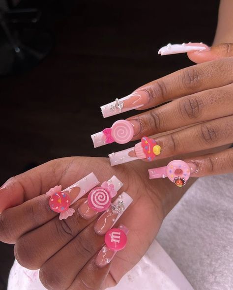 Candy Charm Nails, Picture Post Ideas, Nail Freestyle, Acrylic Nails Aesthetic, Getting Nails Done, Charm Nails, Freestyle Nails, Food Nails, Candy Nails