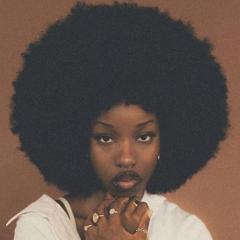 Hairstyles For Black Women Y2k, Success Board, Curly Hairstyles For Black Women, Pretty Dark Skin, Black Photography, Dark Skin Beauty, Women Y2k, The Embrace, Hairstyles For Black Women