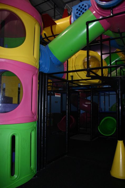 Liminal Space Playroom, Liminal Playground, Childhood Nostalgia Aesthetic, Liminal Places, Happy Zone, Weird Core, Dream Core, Nostalgia Aesthetic, Liminal Space