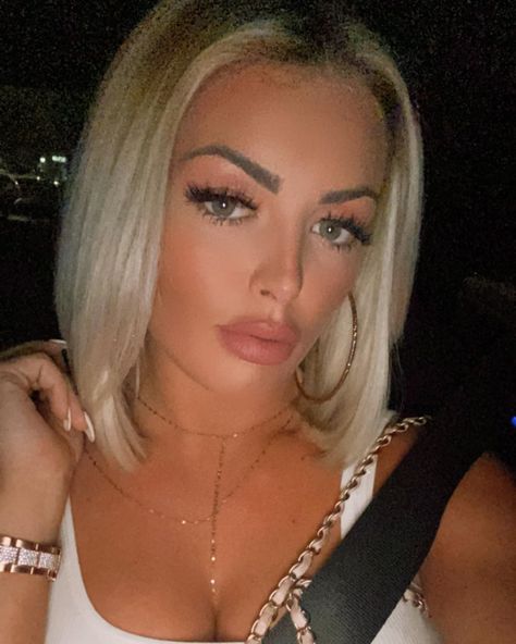 😏 Mandy Rose Instagram, Mandy Rose, Figure Competitor, Amanda Rose, American Model, Professional Wrestler, Apple Wallpaper, Bodybuilder, Net Worth