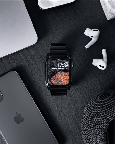 Smart Watch Product Photography, Dark Apple Wallpaper, Iphone Products, Apple Gadgets, Iphone Wallpaper Music, Apple Iphone Accessories, Tech Aesthetic, Smart Watch Apple, Video Game Rooms