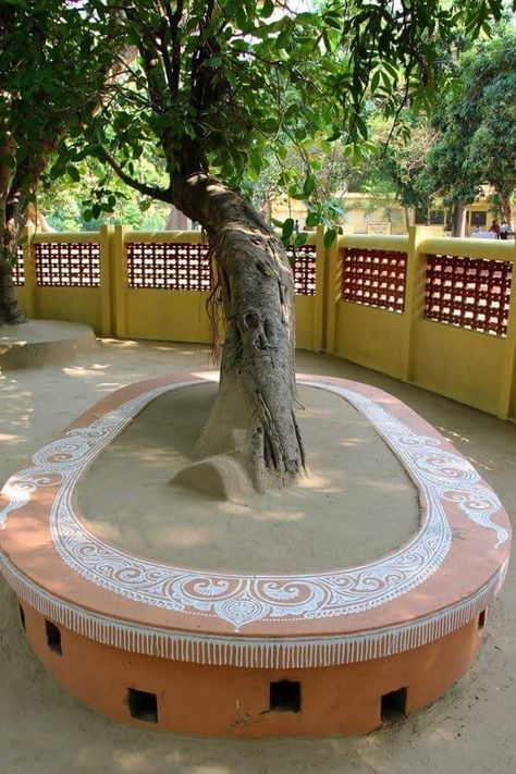 Mud House Indian, Mud House Design Ideas, Indian Room Decor, Mud House, Courtyard House Plans, Indian Home Design, Kerala House Design, Kerala Houses, Home Garden Design