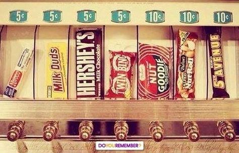 1950s Candy Machine . Candy bars 5 cent & 10 cents Nut Goodie, Memories Last Forever, Retro Items, Vending Machines, Vintage Candy, Those Were The Days, Candy Bars, Vintage Memory, Oldies But Goodies