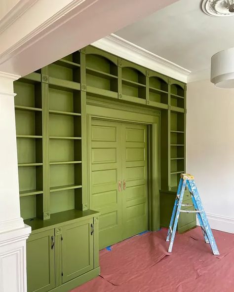 9 Gorgeous Olive Green Paint Colors Designers Love - Kaitlin Madden Home Blogger Farrow And Ball Bancha, Olive Green Paint Colors, Olive Green Rooms, Green Kitchen Paint, Green Interior Paint, Olive Green Paint, Olive Green Kitchen, Olive Green Paints, Green Hallway