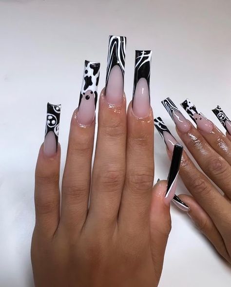 W.a.y.s Nails, Cute Black Tip Nails, White And Black Tip Nails, White And Black Acrylic Nail Designs, Black And White Freestyle Nails, Long Nail Designs French Tips, Black And White Glam Nails, Winter Freestyle Nails, Black And White Junk Nails