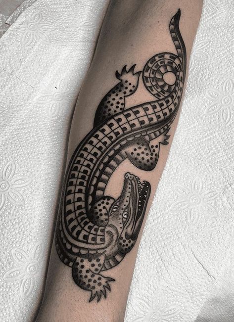 Traditional Alligator Tattoo Flash, Old School Crocodile Tattoo, Neo Traditional Alligator Tattoo, Gator Tattoo Design, Pythagoras Tattoo, Crocodile Back Tattoo, American Traditional Alligator Tattoo, Traditional Crocodile Tattoo, Traditional Alligator Tattoo