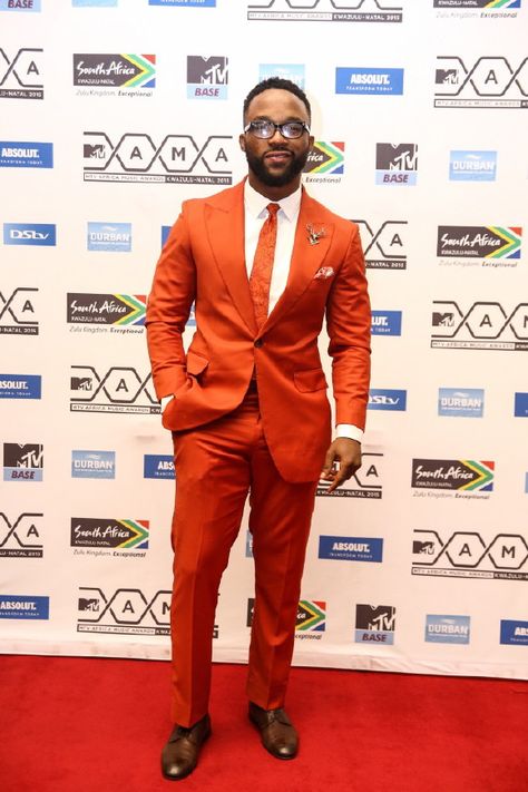 Iyanya looking dapper in Orange Suit at the MTC African musics Awards MAMAs. Afrofeat, Music, Fashion, Menswear, Style Masculinity Quotes, Quotes Empowering, Masc Fashion, African Suit, Stylish Mens Suits, Orange Suit, Music Career, 90s Hip Hop Fashion, Suits Men