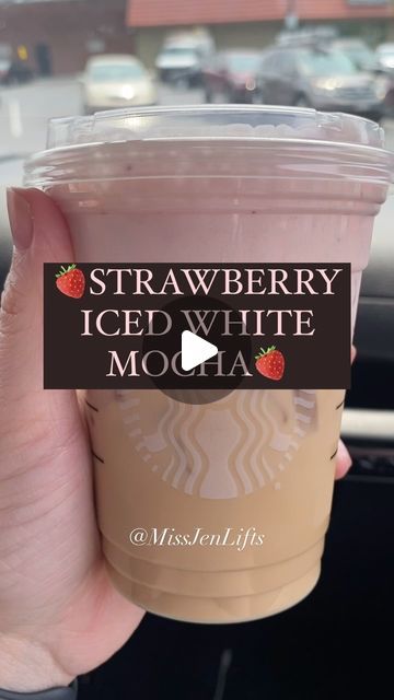 Starbucks Drinks With Strawberry Cold Foam, White Mocha Starbucks Drinks, White Chocolate Iced Coffee, Chocolate Covered Strawberries White, Starbucks Drinks Holiday, Starbucks Drinks Healthy, Starbucks Shaken Espresso, Mocha Recipes, Cream Cold Foam