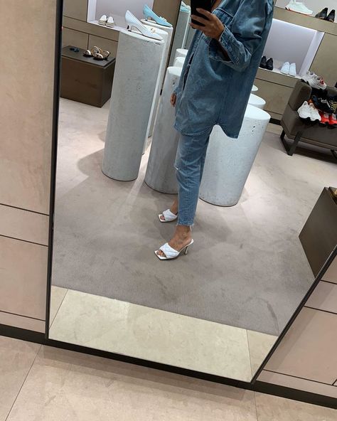 Erika Boldrin on Instagram: “No I didn’t do shopping today. Only tried 😬” Bottega Veneta Shoes Outfit, Bottega Sandals, Erika Boldrin, Jeanette Madsen, Wide Shaft Boots, Linda Tol, Mules Outfit, Bottega Veneta Sandals, Padded Sandals