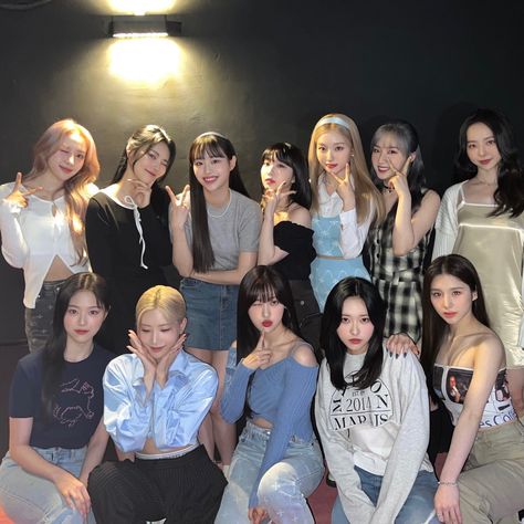 Loona Ot12 Icon, Loona Ot12, Kim Lip, Blood Sweat And Tears, Olivia Hye, Perfect Love, Group Photos, Cute Icons, Pop Group