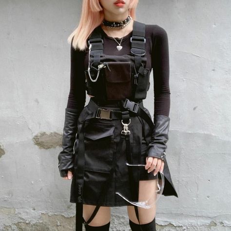 When you thought living with 10 brothers would be the most annoying. … #fanfiction # Fan-Fiction # amreading # books # wattpad Cyberpunk Mode, Techwear Girl, Waistcoat Fashion, Streetwear Mode, Cyberpunk Fashion, Chest Rig, Tech Fashion, Mode Inspo, Edgy Outfits