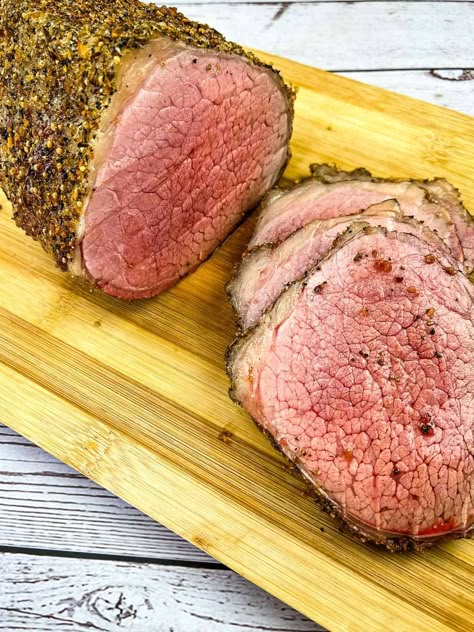 Eye Of Round Smoker Recipe, Smoked Eye Round Roast, Smoked Eye Of Round Roast, Smoked Eye Of Round, Smoked Picanha, Round Roast Recipe, Eye Of Round Roast, Eye Of Round, Smoked Eyes