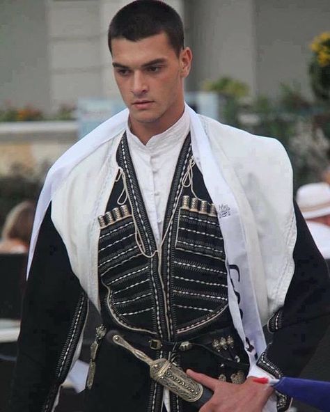 Armenian Men, Plain Wedding Dress, Traditional Attires, National Clothes, Wedding Outfit Men, Folk Dresses, Traditional Fashion, Historical Costume, Costume Shop