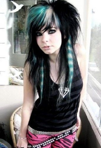 Ging to be able to fan my hair loke this soon...But mine shall be spikier! Scene Kid Hair, Emo Girl Hair, Emo Scene Hair, Scene Girl, Punk Emo, Emo Hair, Scene Girls, Scene Fashion, Scene Kids